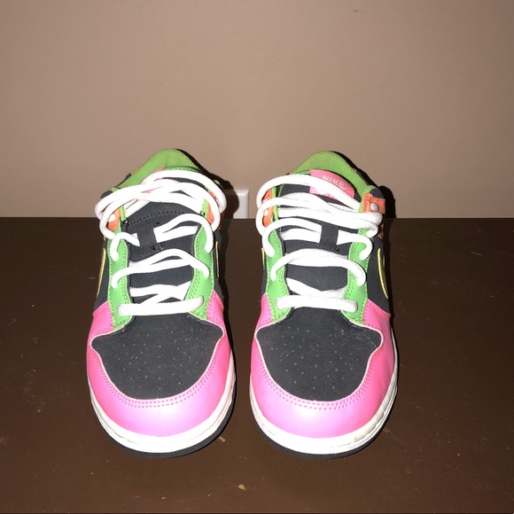 Neon Nikes - Picture 4 of 7